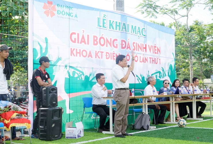 Khai mạc Giải bóng đá sinh viên Khoa KT Điện - Ô tô năm học 2018-2019